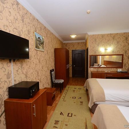 Hotel Istanbul Batumi Esterno foto