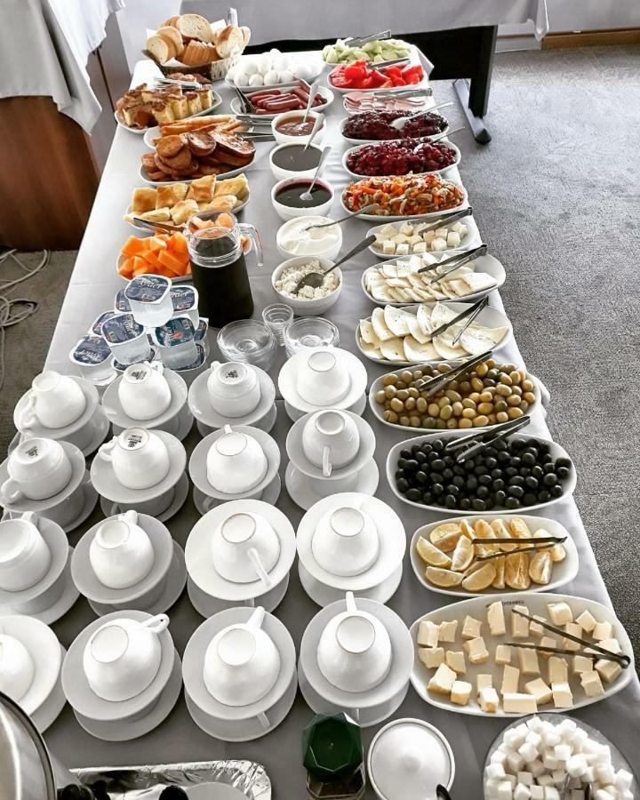 Hotel Istanbul Batumi Esterno foto